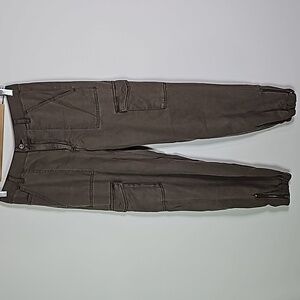 Guess tan 26x28 pants